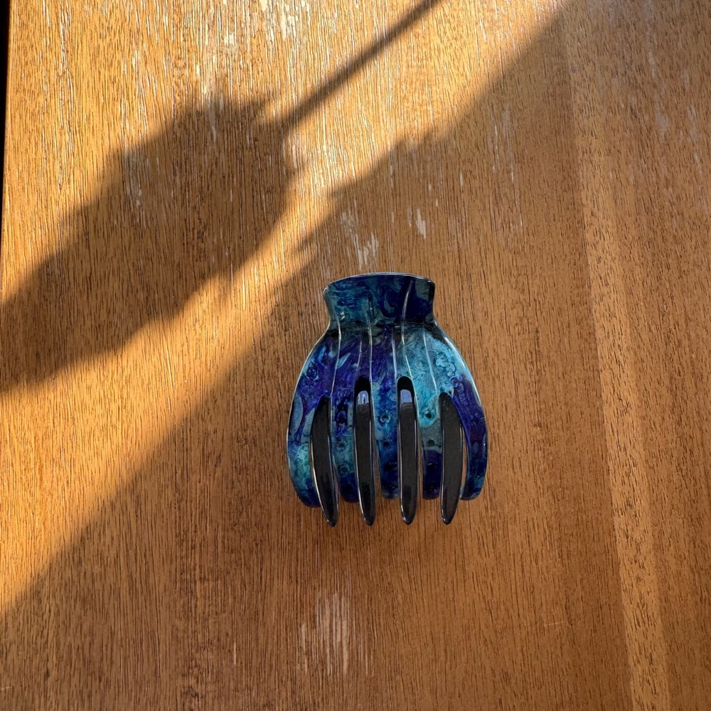 Medusa’s Heirlooms Large Yoga Claw - Picture 2 of 3